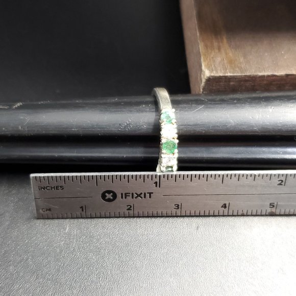 Size 4.75 Sterling Silver Round Emerald And Cubic Zirconia Ring - Picture 8 of 9